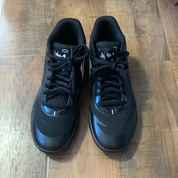 puma MB 01 shoes where worn once no creases no scratches no marks just like new